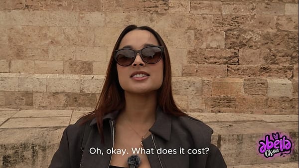 Tourist guide FUCKS a customer and make him cum TWICE!!